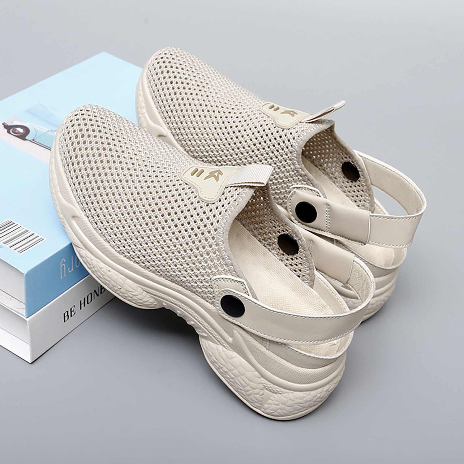 Women's breathable elastic slip resistant casual sandals and slippers